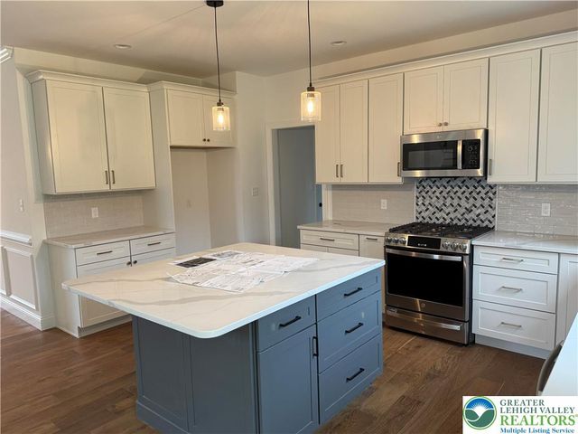 1559 KELCHNER Road, Bethlehem City, PA 18018
