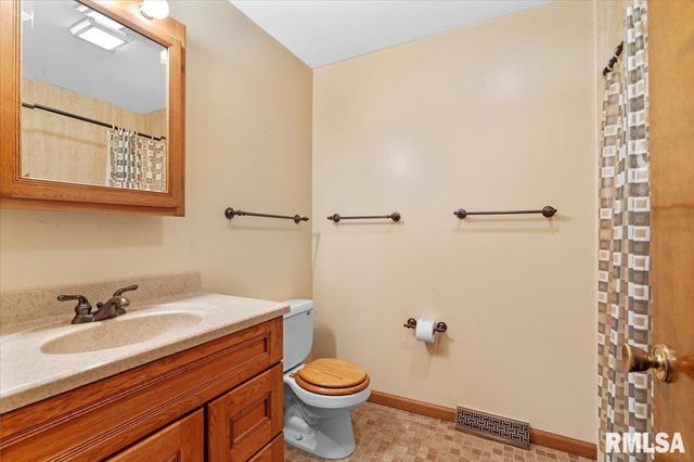 3898 Radford Road, Springfield, IL 62707