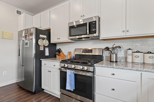 2131 BERWICK DR, Jeffersonton, VA 22724