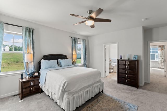 2131 BERWICK DR, Jeffersonton, VA 22724