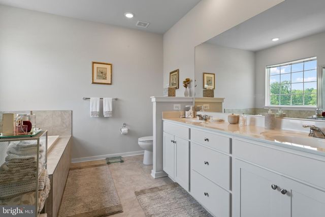 2131 BERWICK DR, Jeffersonton, VA 22724