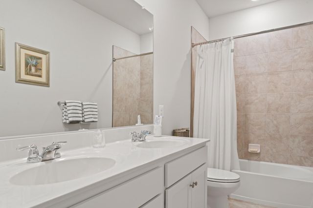 2131 BERWICK DR, Jeffersonton, VA 22724