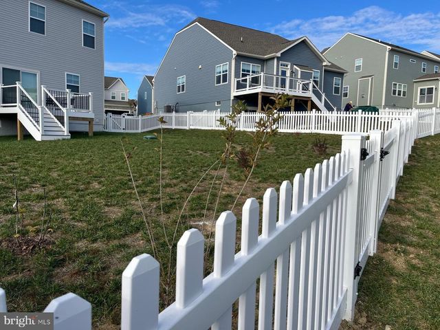 2131 BERWICK DR, Jeffersonton, VA 22724