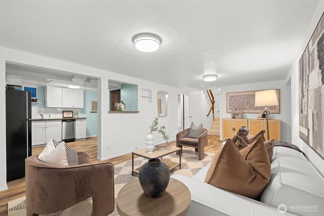 368 NW 48th Street, Seattle, WA 98107
