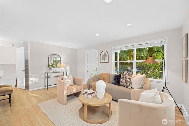 368 NW 48th Street, Seattle, WA 98107