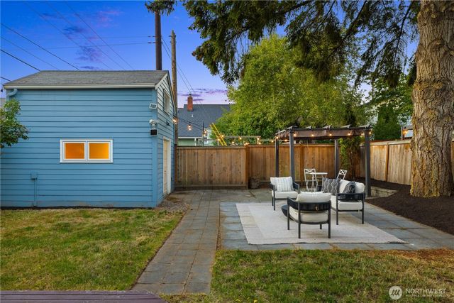 368 NW 48th Street, Seattle, WA 98107