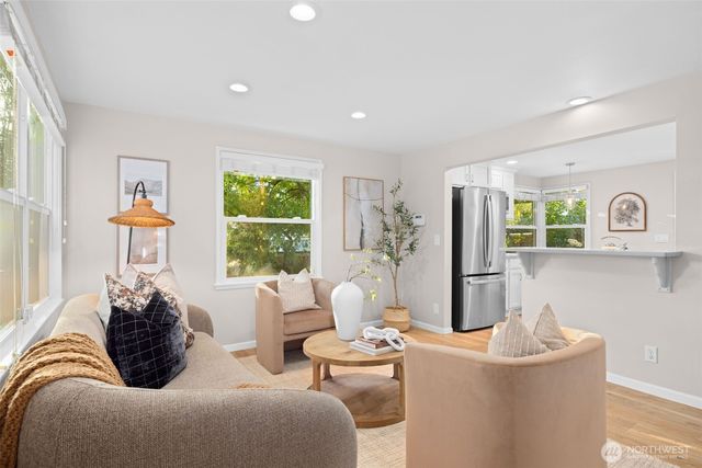 368 NW 48th Street, Seattle, WA 98107