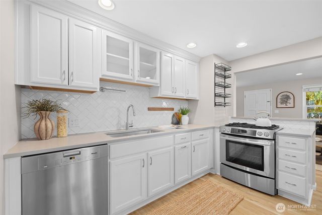 368 NW 48th Street, Seattle, WA 98107