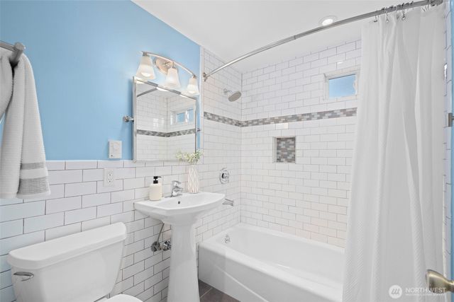 368 NW 48th Street, Seattle, WA 98107