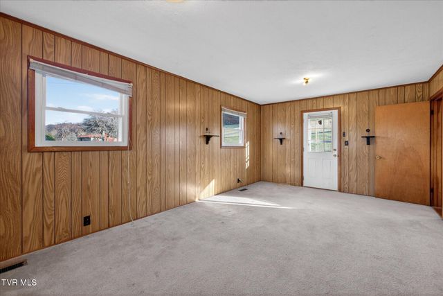 4488 Dishner Valley Road, Bristol, VA 24202