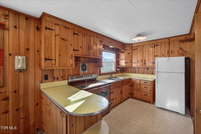 4488 Dishner Valley Road, Bristol, VA 24202