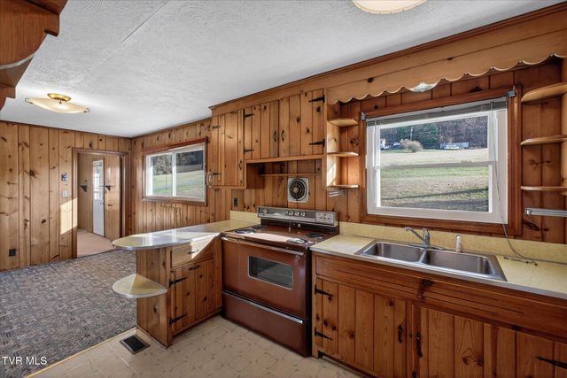 4488 Dishner Valley Road, Bristol, VA 24202