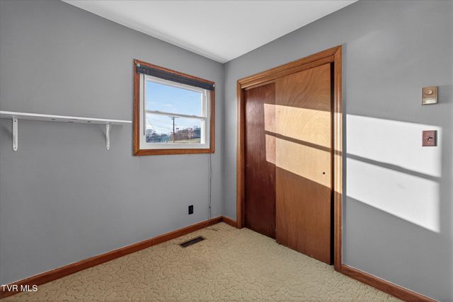 4488 Dishner Valley Road, Bristol, VA 24202