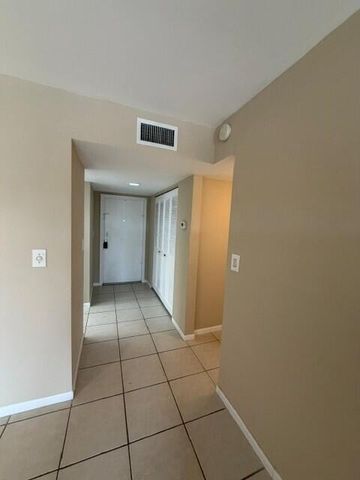 9272 SW 3rd Street 409, Boca Raton, FL 33428