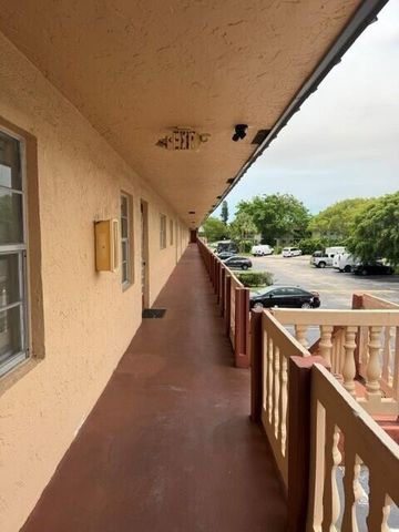 9272 SW 3rd Street 409, Boca Raton, FL 33428