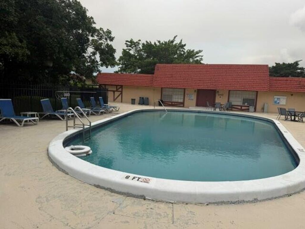 9272 SW 3rd Street 409, Boca Raton, FL 33428
