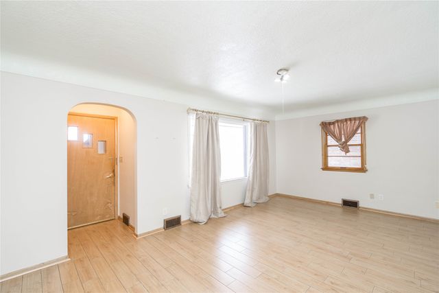 4009 Columbia Street, Des Moines, IA 50313