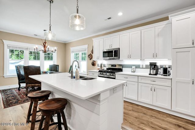 458 Raven Glen Drive, Southport, NC 28461