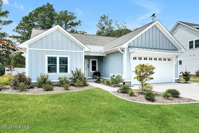 458 Raven Glen Drive, Southport, NC 28461