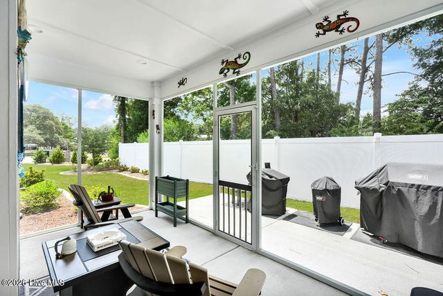 458 Raven Glen Drive, Southport, NC 28461