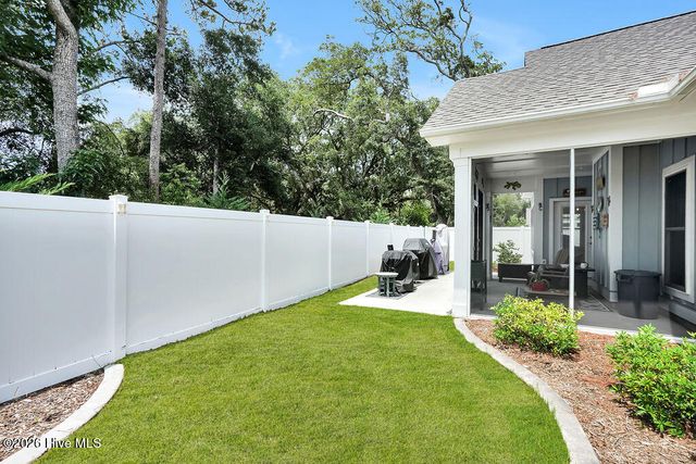 458 Raven Glen Drive, Southport, NC 28461