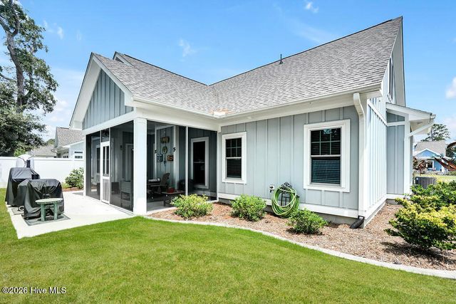 458 Raven Glen Drive, Southport, NC 28461