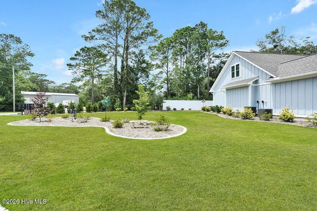 458 Raven Glen Drive, Southport, NC 28461