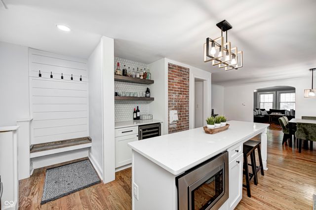 5144 N College Avenue, Indianapolis, IN 46205