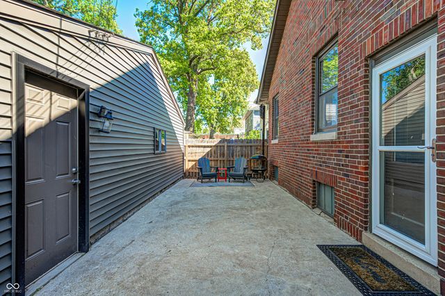 5144 N College Avenue, Indianapolis, IN 46205