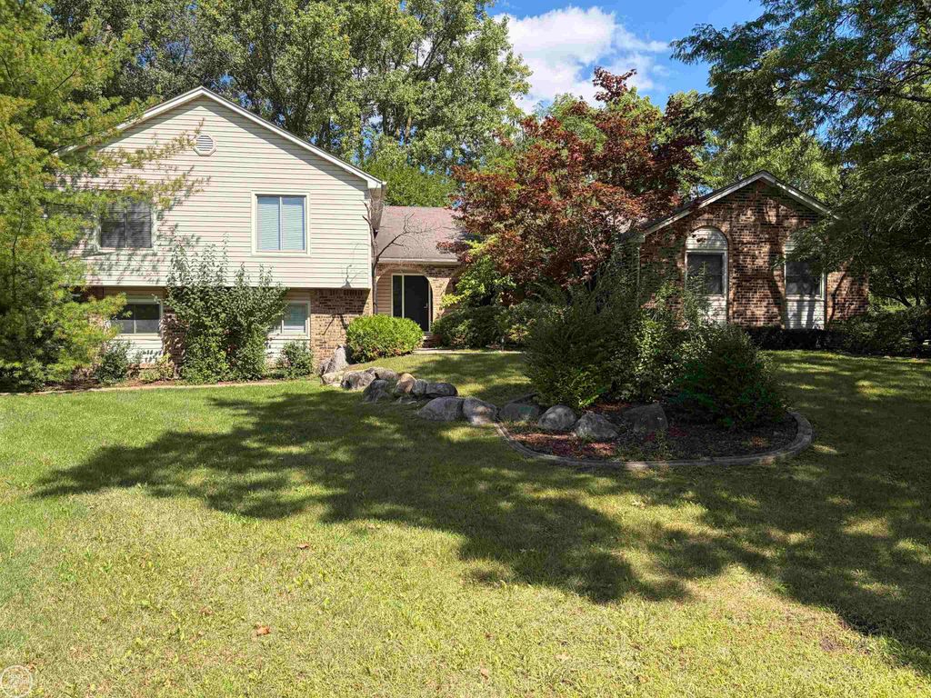 1728 Hiview Court, Bloomfield Twp, MI 48302