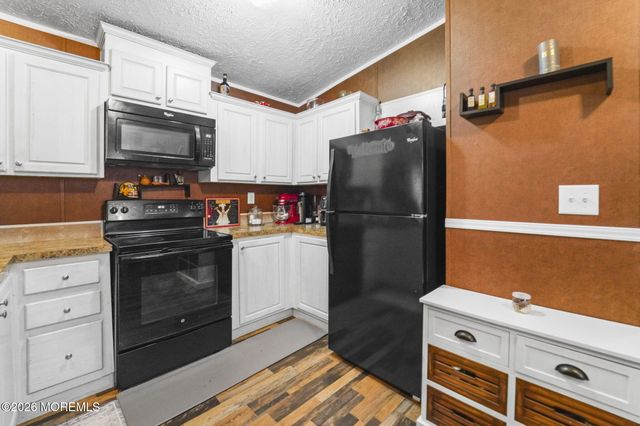 10 Citrus Lane, Howell, NJ 07731