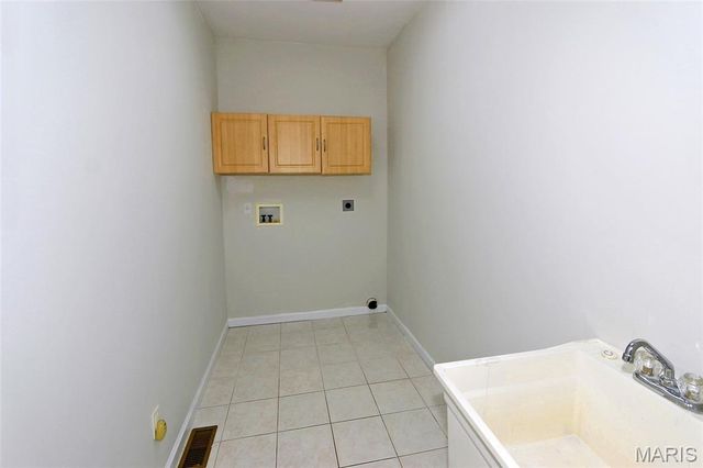 2352 The Courts Drive, Chesterfield, MO 63017