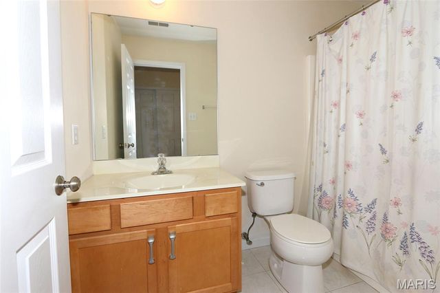 2352 The Courts Drive, Chesterfield, MO 63017