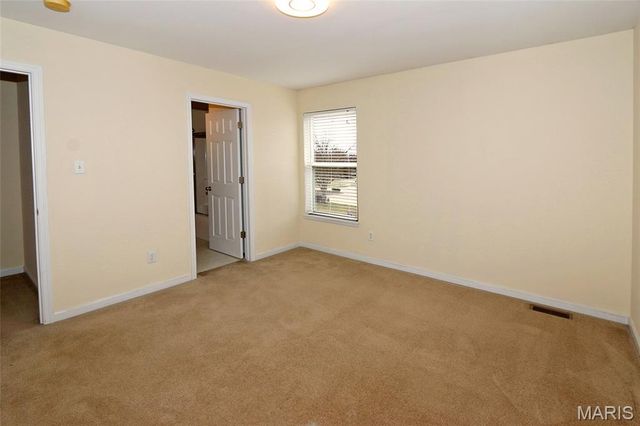 2352 The Courts Drive, Chesterfield, MO 63017