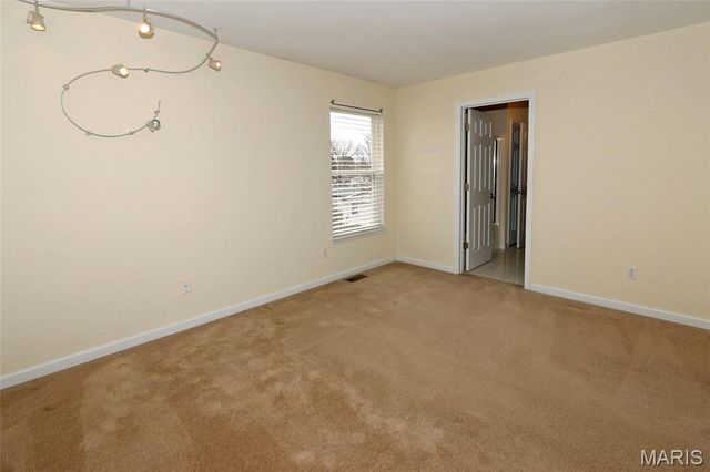 2352 The Courts Drive, Chesterfield, MO 63017