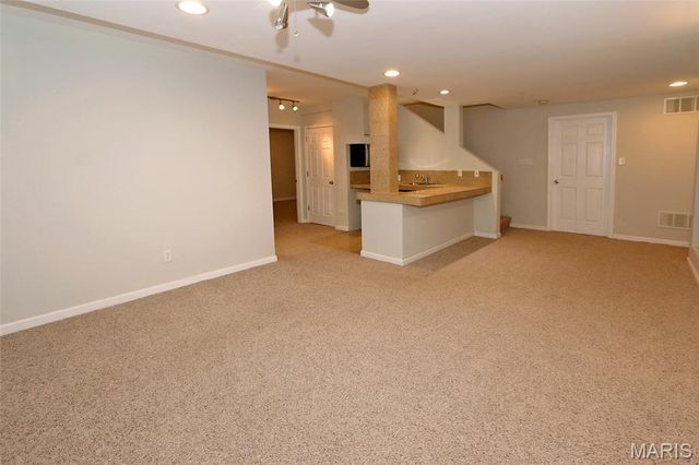 2352 The Courts Drive, Chesterfield, MO 63017