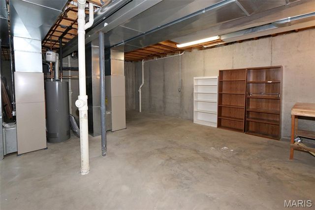 2352 The Courts Drive, Chesterfield, MO 63017