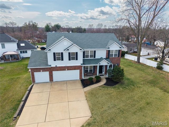 2352 The Courts Drive, Chesterfield, MO 63017