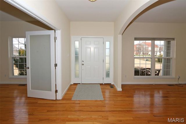 2352 The Courts Drive, Chesterfield, MO 63017