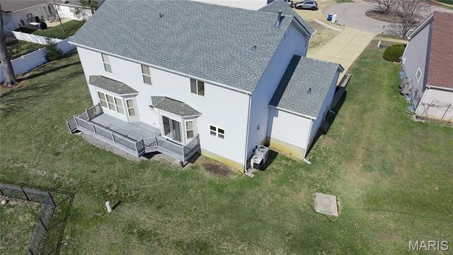 2352 The Courts Drive, Chesterfield, MO 63017