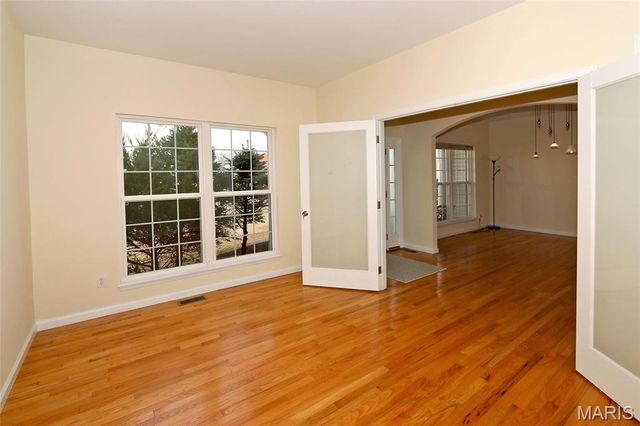 2352 The Courts Drive, Chesterfield, MO 63017