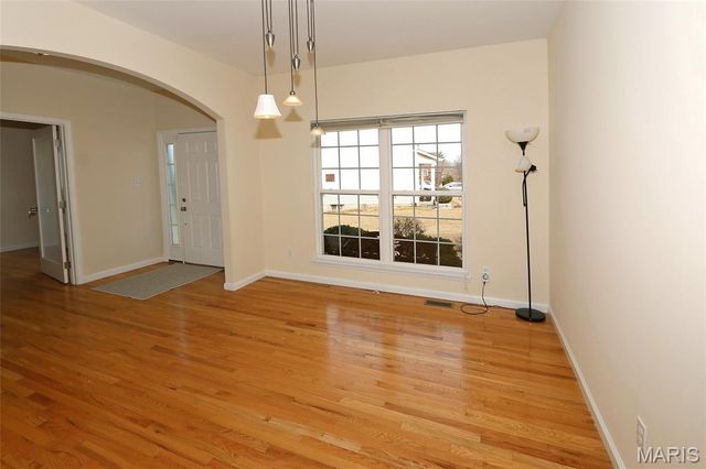 2352 The Courts Drive, Chesterfield, MO 63017