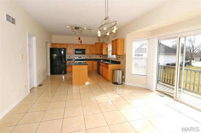 2352 The Courts Drive, Chesterfield, MO 63017