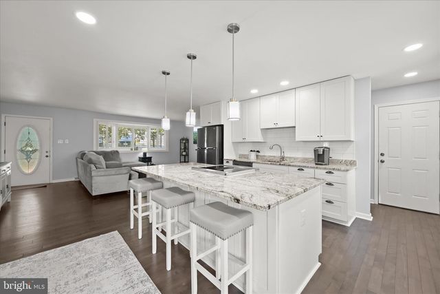 1602 WALL DR, Pasadena, MD 21122