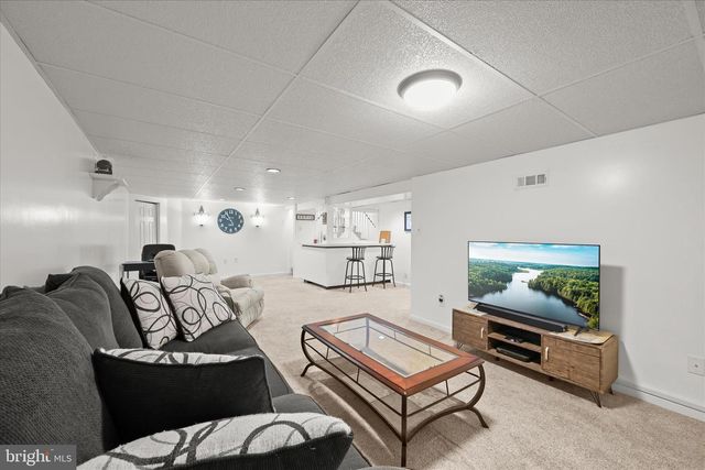 1602 WALL DR, Pasadena, MD 21122