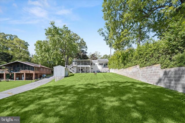 1602 WALL DR, Pasadena, MD 21122