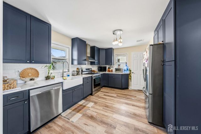 162 rutherford Avenue, Woodbridge Proper, NJ 07095