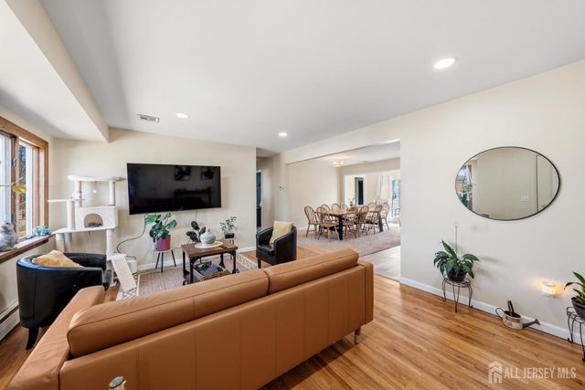 162 rutherford Avenue, Woodbridge Proper, NJ 07095