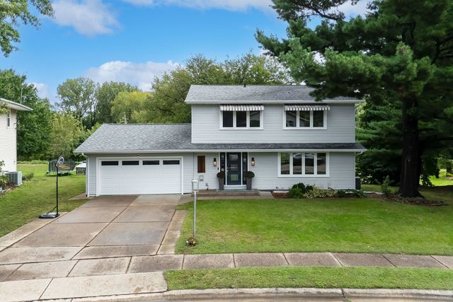 2853 FAIRHAVEN Road, Davenport, IA 50803