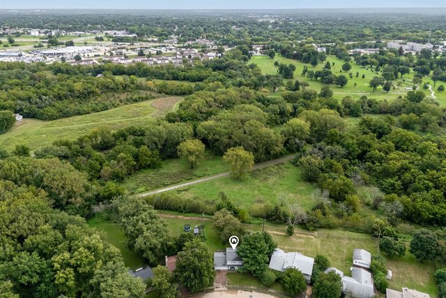2853 FAIRHAVEN Road, Davenport, IA 50803
